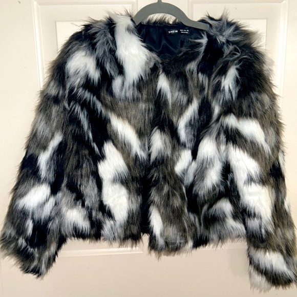 SHEIN Jackets & Blazers - SHEIN faux fur designer coat with lining